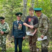 Ученик 7м2 класса МЛШ Назар Беловодский принял участие в Дозоре памяти у обелиска, установленного на месте боя в Мещеряковой пади в 1937 году