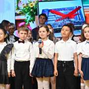 Дорогие наши выпускники, поздравляю вас с окончанием школы! 