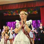 Дорогие наши выпускники, поздравляю вас с окончанием школы! 