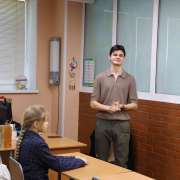 День самоуправления в Лингвистической гимназии: учителя сели за парты 